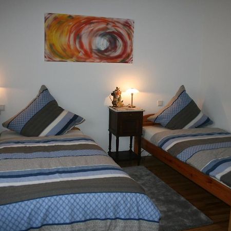 Moderne Ferienwohnung Mit Balkon Im Schoenen Saarland Dillingen an der Saar Luaran gambar