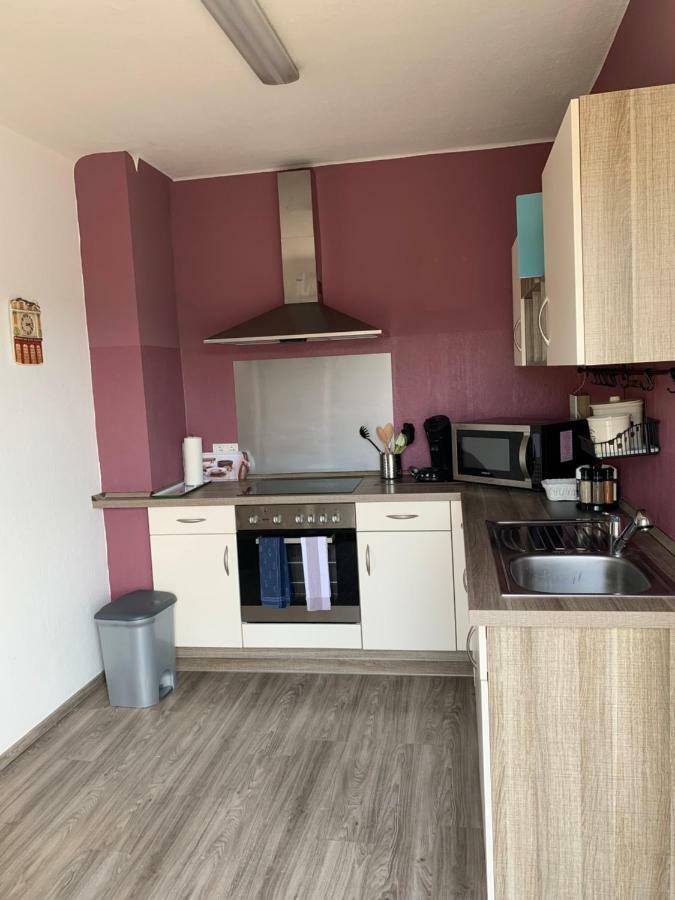 Moderne Ferienwohnung Mit Balkon Im Schoenen Saarland Dillingen an der Saar Luaran gambar