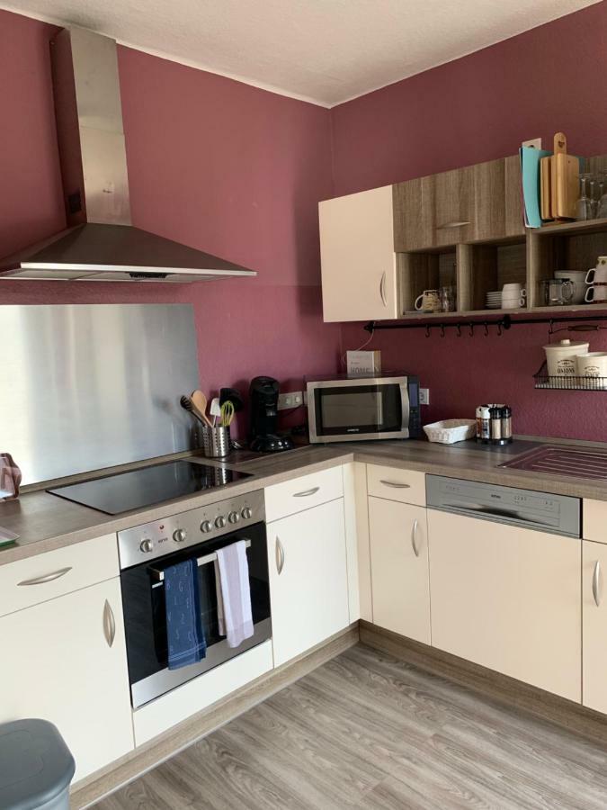 Moderne Ferienwohnung Mit Balkon Im Schoenen Saarland Dillingen an der Saar Luaran gambar
